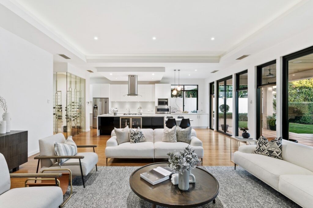 luxury feature home Hyde Park living room