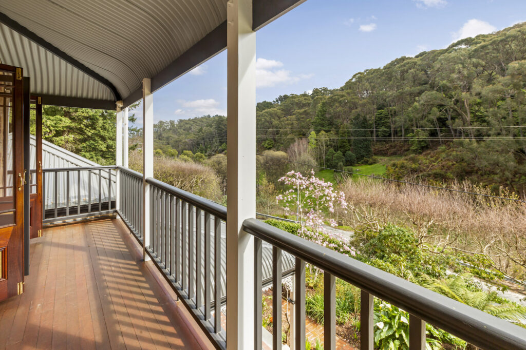 71 Sturt Valley Road Stirling feature listing balcony