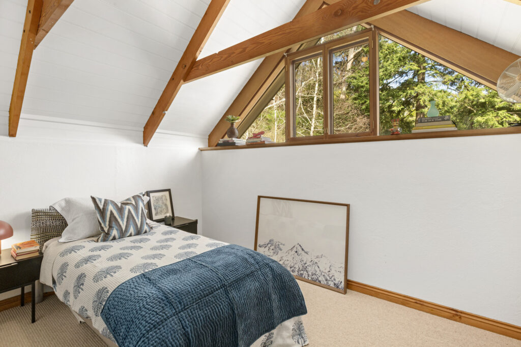 71 Sturt Valley Road Stirling feature listing bedroom